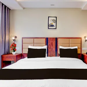 Grand Ivy Plaza Near Igi Airport Hotel